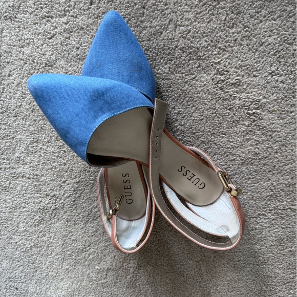 Guess flats - Picture 1 of 2